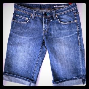 Buffalo Jeans Women’s sz 27 Distressed Jean Shorts